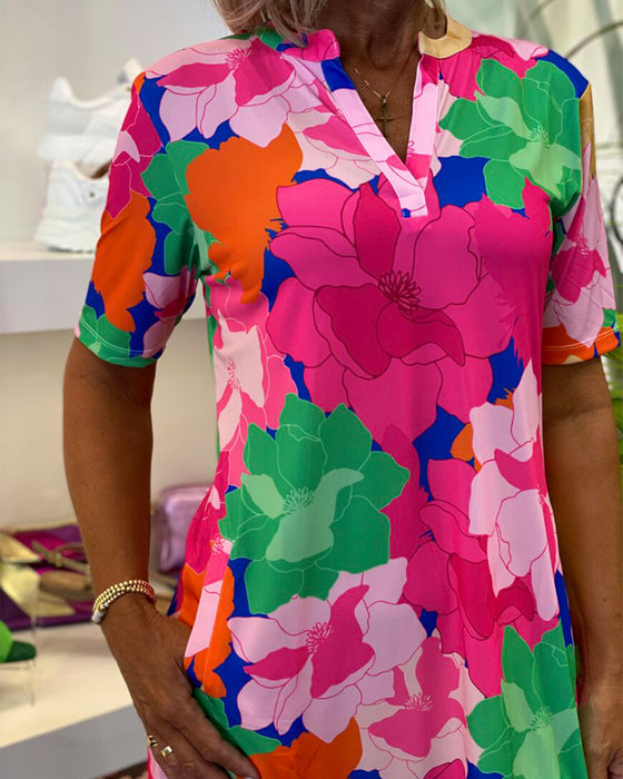 Robe à col en V avec motif floral