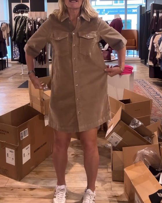 Robe Unie À Manches Mi-Longues