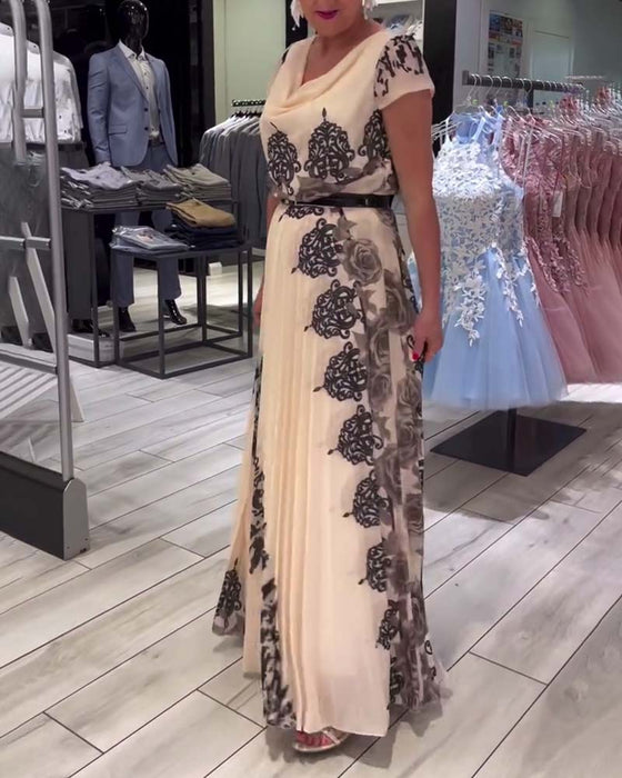 Robe élégante plissée à imprimé vintage