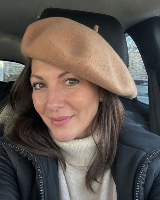 Le Béret Iconique Qui Rend Chaque Look Complet