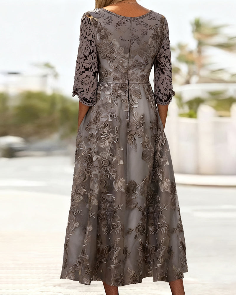 Robe À Col Rond Et Manches Trois-Quarts