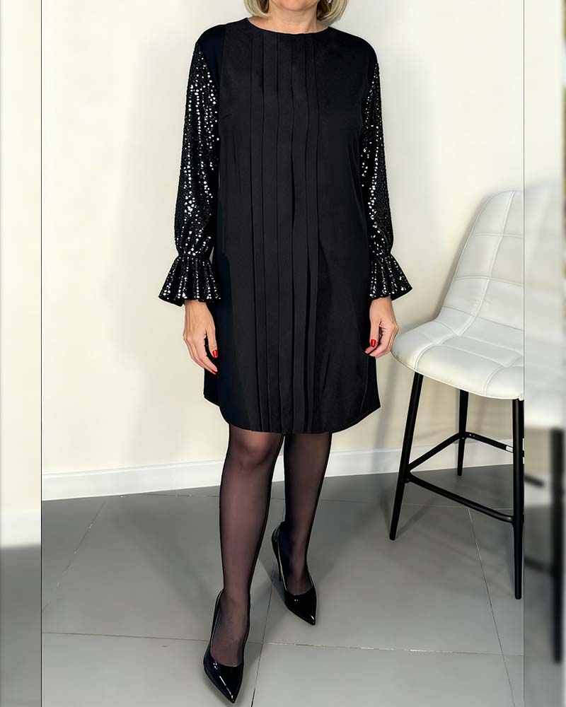 Robe Unie À Manches Évasées Et Plissés