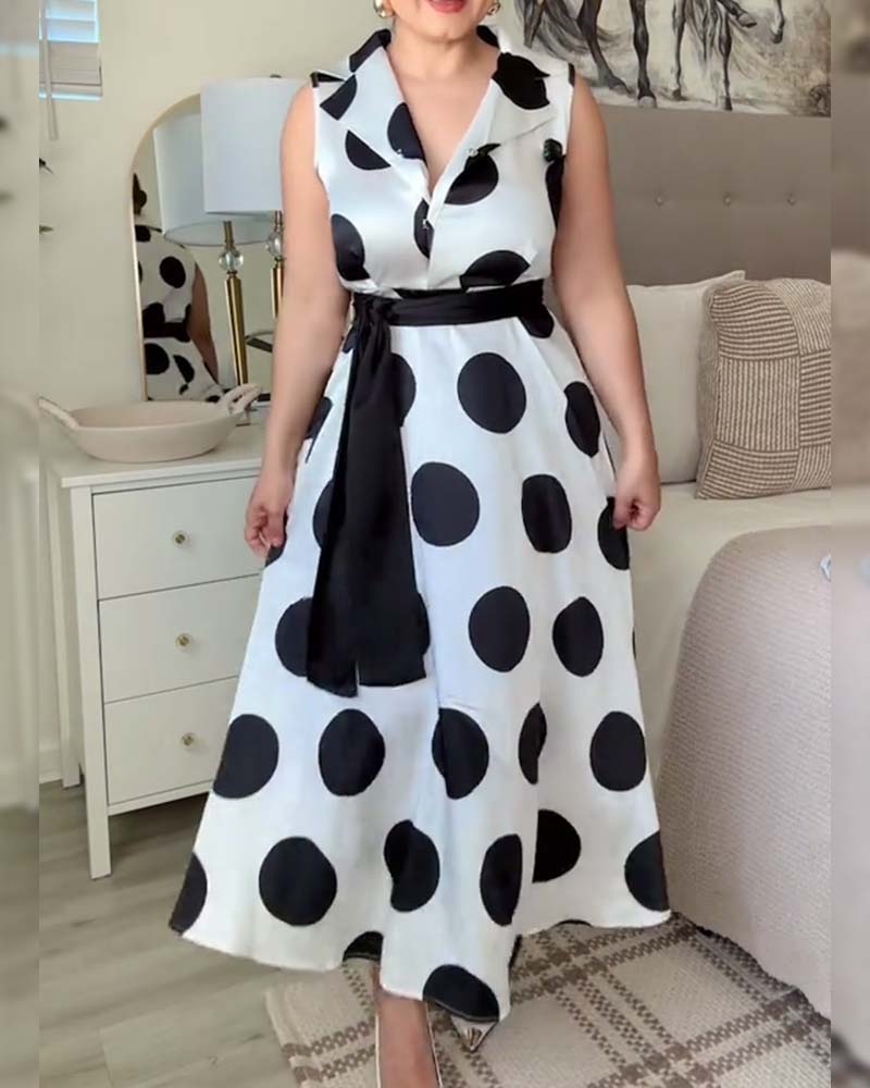 Robe élégante à pois sans manches