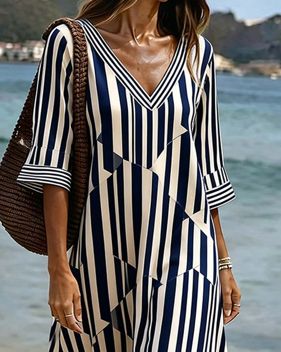 Robe Rayée Demi-Manche Col V