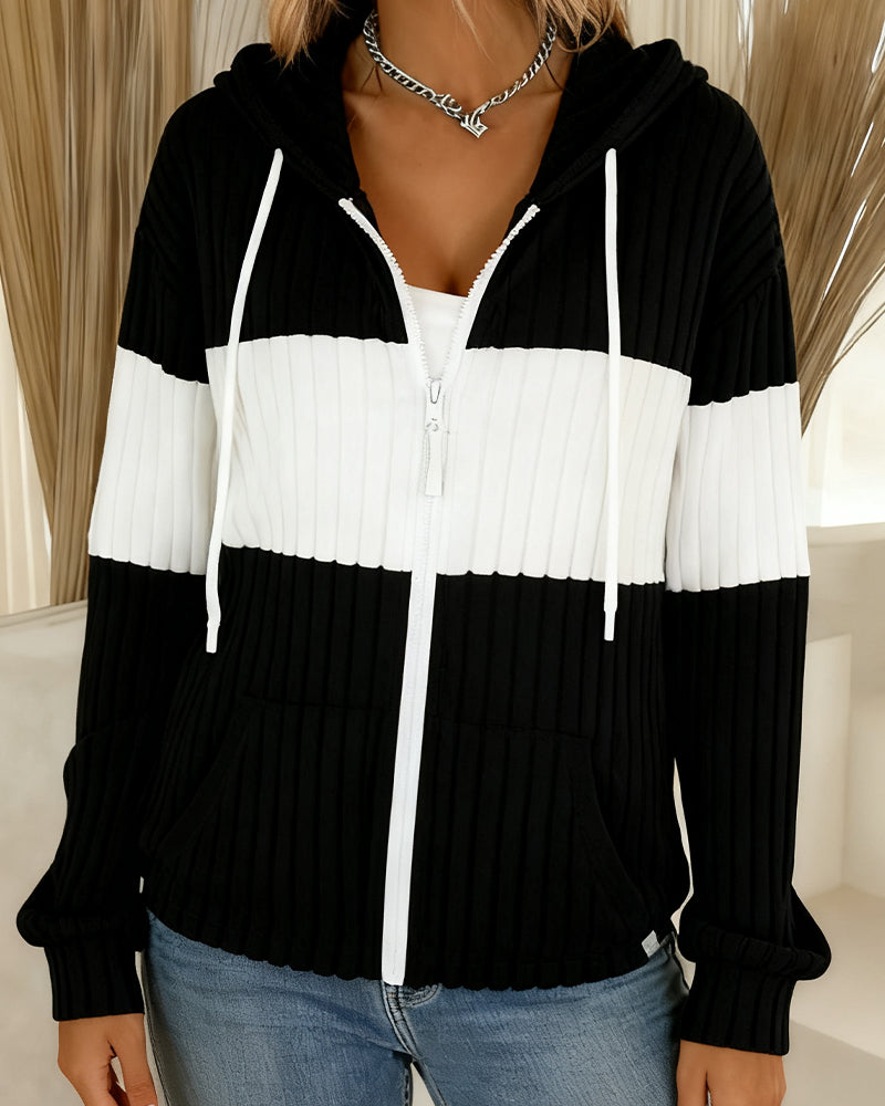 Manteau À Capuche Avec Coupe De Couleur Et Fermeture Éclair