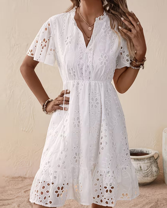 Robe Col V Découpé Cordon Cintré