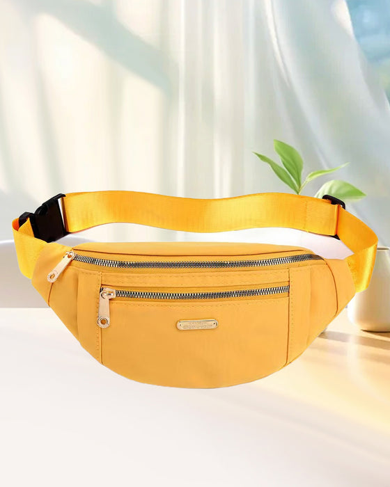 Sac à bandoulière simple de couleur unie sur le devant