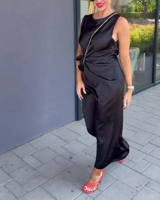 Robe Sans Manches Taille Cintrée Unie