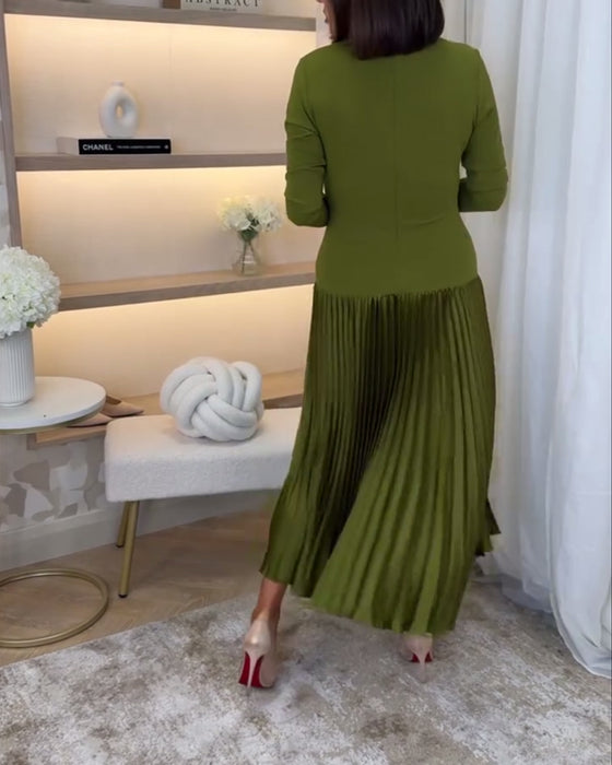 Robe plissée décontractée à manches longues de couleur unie