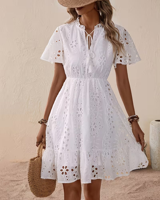 Robe Col V Découpé Cordon Cintré