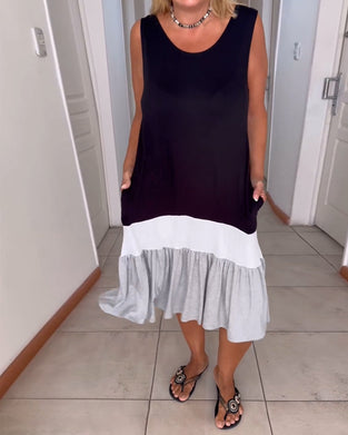 Robe sans manches à col rond et aux couleurs assorties