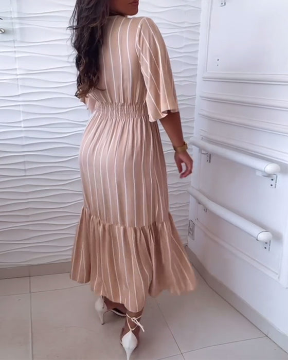 Robe décontractée à rayures et cordon de serrage