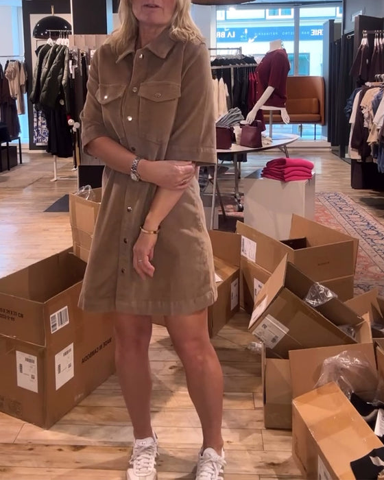 Robe Unie À Manches Mi-Longues