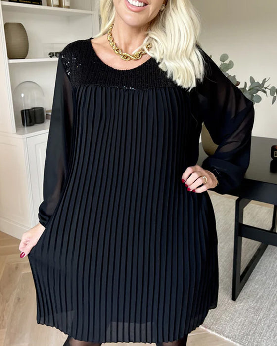 Robe À Plissés Et Col Rond