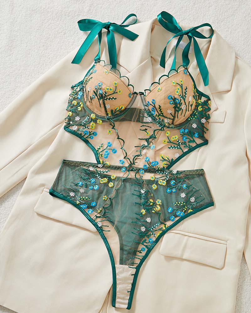 Lingerie En Résille Rose A