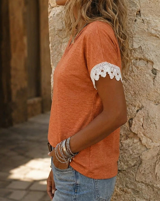 T-Shirt Col V Croix Dentelle Patchwork