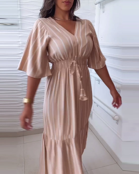 Robe décontractée à rayures et cordon de serrage