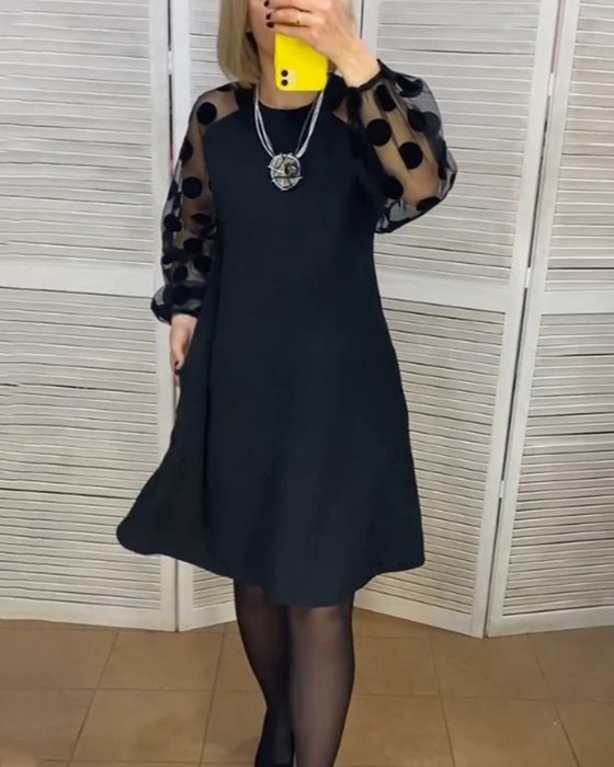 Robe au style élégant et à motif à pois