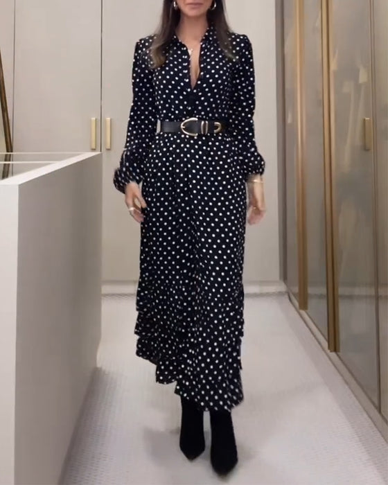 Robe à pois tendance avec fente boutonnée et volants
