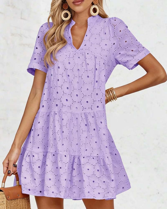 Robe Évidé Col V Manche Courte
