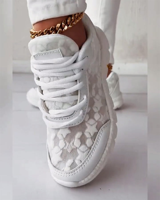 Baskets à lacets simples et respirantes de couleur unie