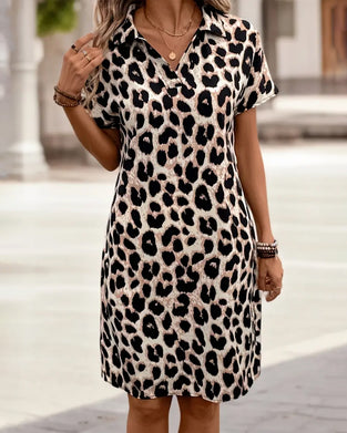 Robe Ajustée À Imprimé Léopard Avec Col À Revers