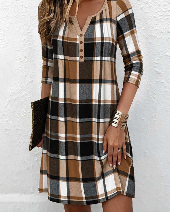 Robe Col V Bouton Carreau