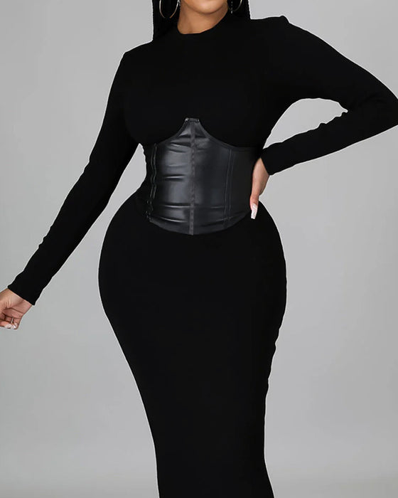 Robe Unie À Panneaux Et Coupe Ajustée