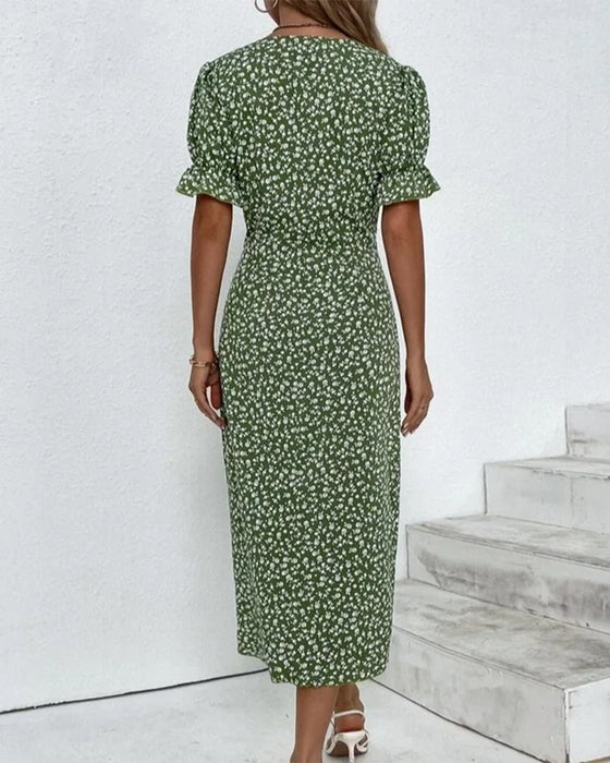 Robe à imprimé floral avec manches courtes et bouton