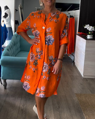 Robe avec boutons et col V imprimé