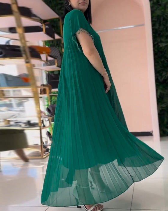 Robe à manches courtes et plissée