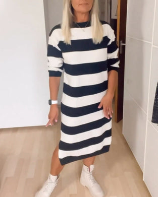 Robe rayée à col rond