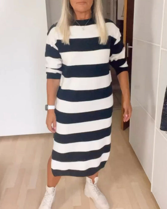 Robe rayée à col rond