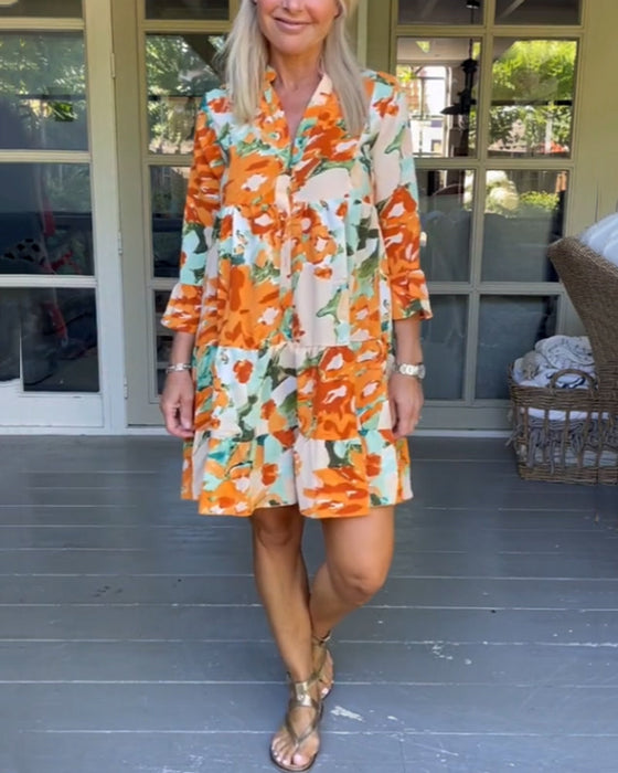 Robe fleurie à encolure en V