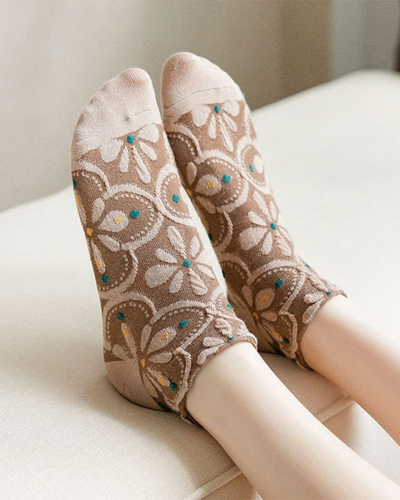 Chaussettes en coton à motif floral en relief pour femmes