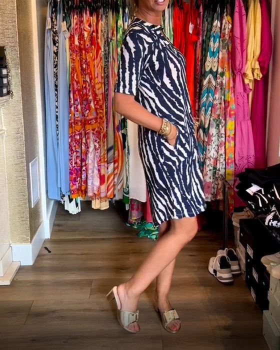 Robe col V à poches imprimées contrastées