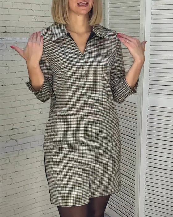 Robe avec col V, manches longues et fente