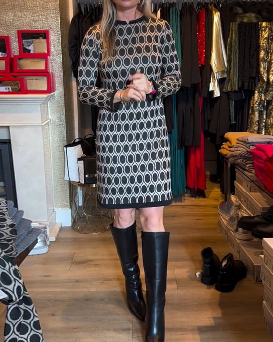 Robe à imprimé à pois et longueur genou