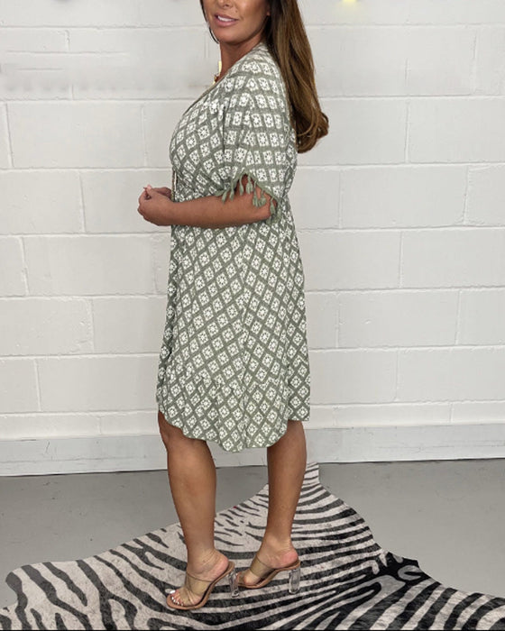 Robe à manches mi-longues avec col en V