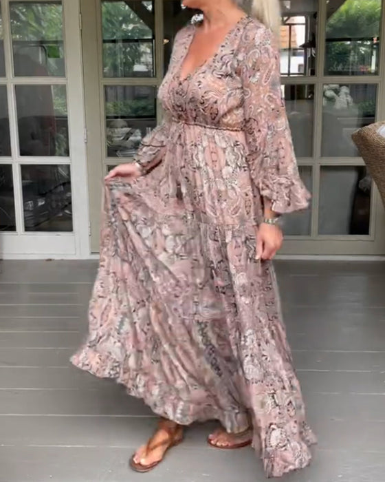 Robe à manches volantées et col V