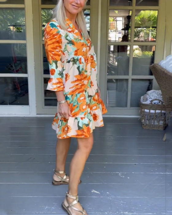 Robe fleurie à encolure en V