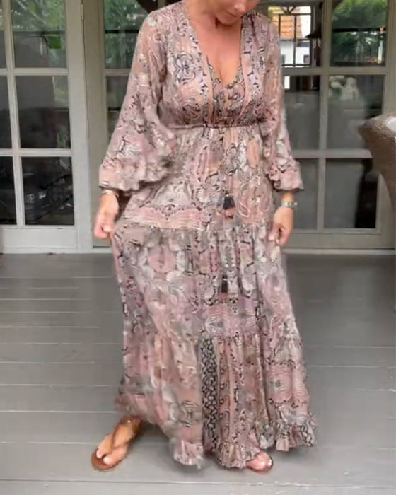 Robe à manches volantées et col V