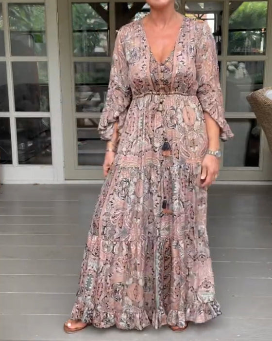 Robe à manches volantées et col V