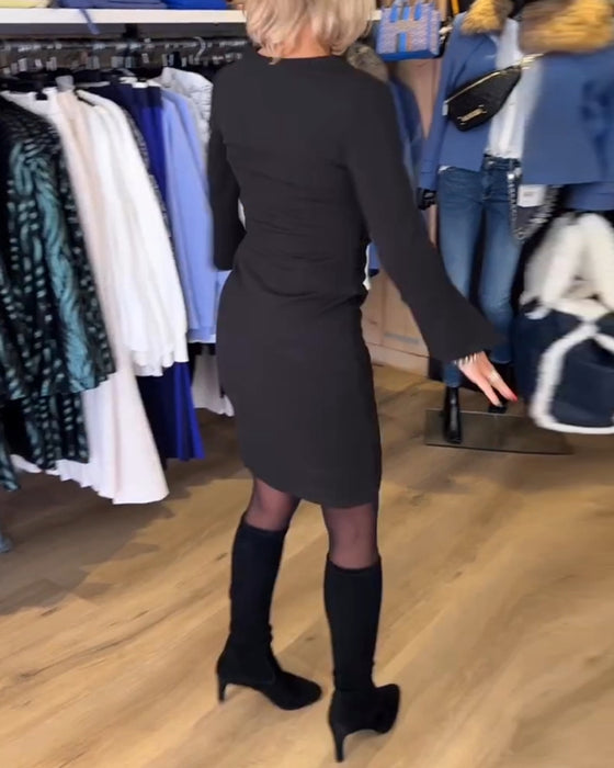 Robe avec cou de cou et manche fascinante