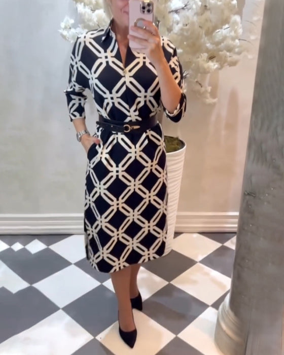 Robe élégante à imprimé géométrique et fente latérale