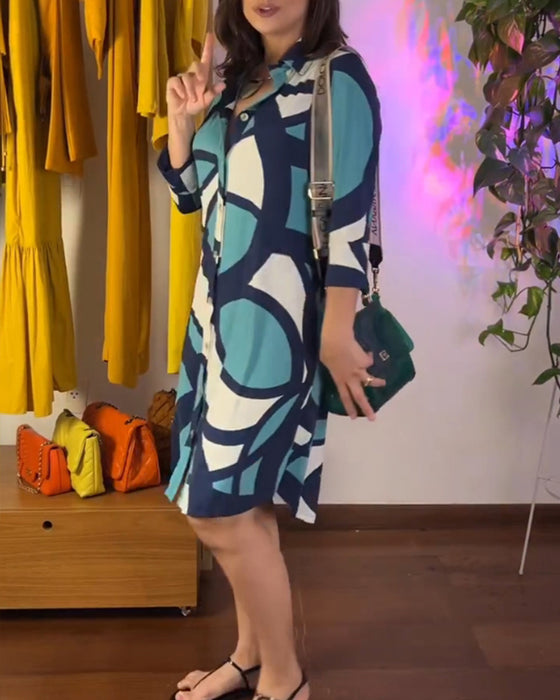 Robe à manches longues et boutons et imprimé