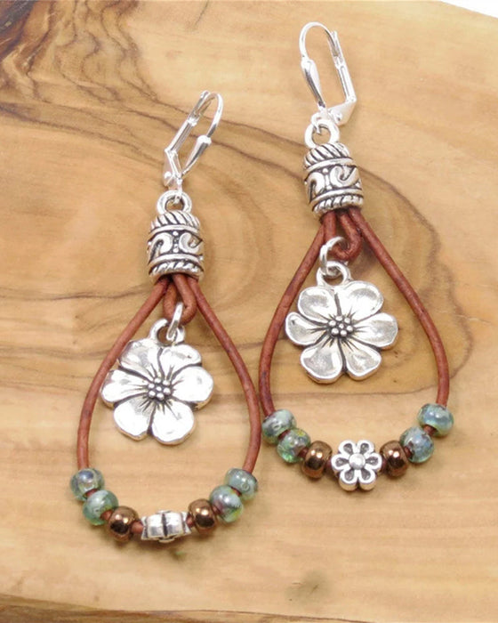Boucles d'oreilles simples en cuir boho avec fleur en corde