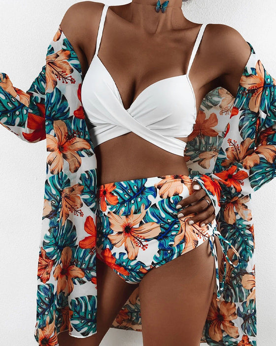 Bikinis et cache-maillots à imprimé floral