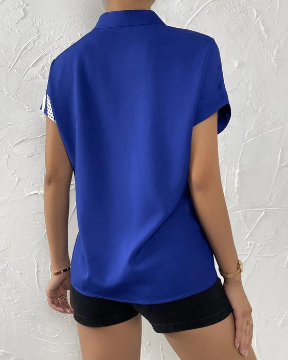 Chemisier à imprimé floral à empiècements avec bouton et manches courtes