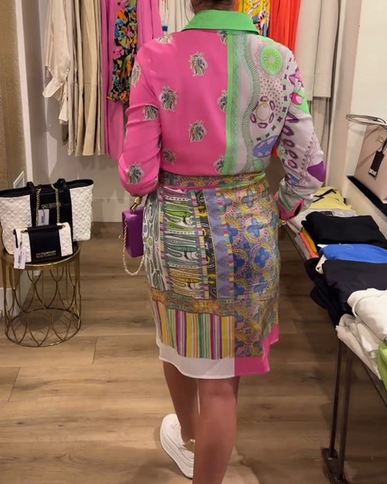 Robe colorée fendue à revers